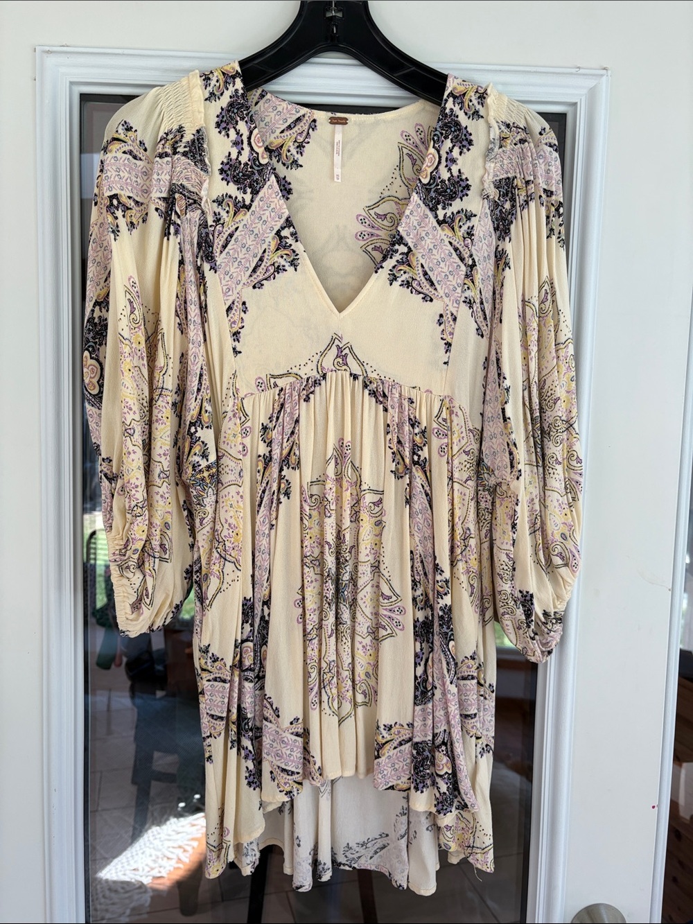 XS Free People Boho Cream Paisley V-Neck Tunic Top